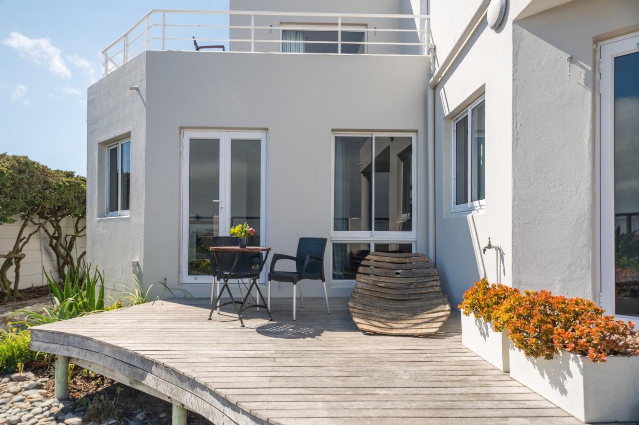 Ocean12 Guesthouse Sunset Beach Kapstaden Exteriör bild